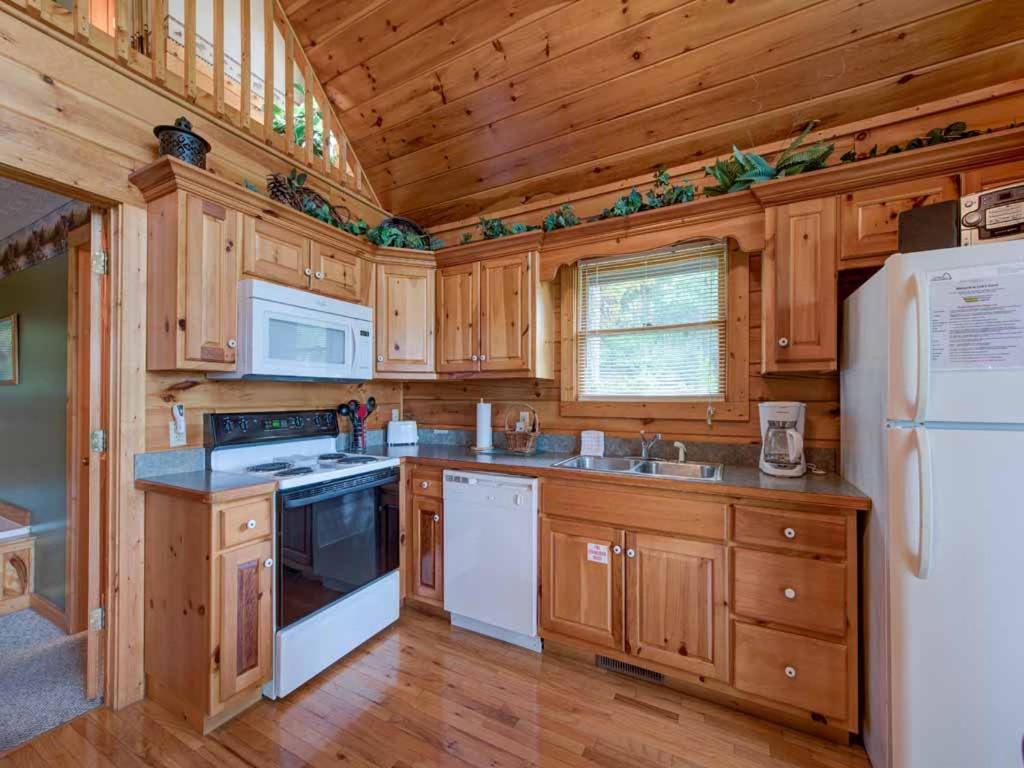 Cubs Cove Villa Gatlinburg Exterior photo
