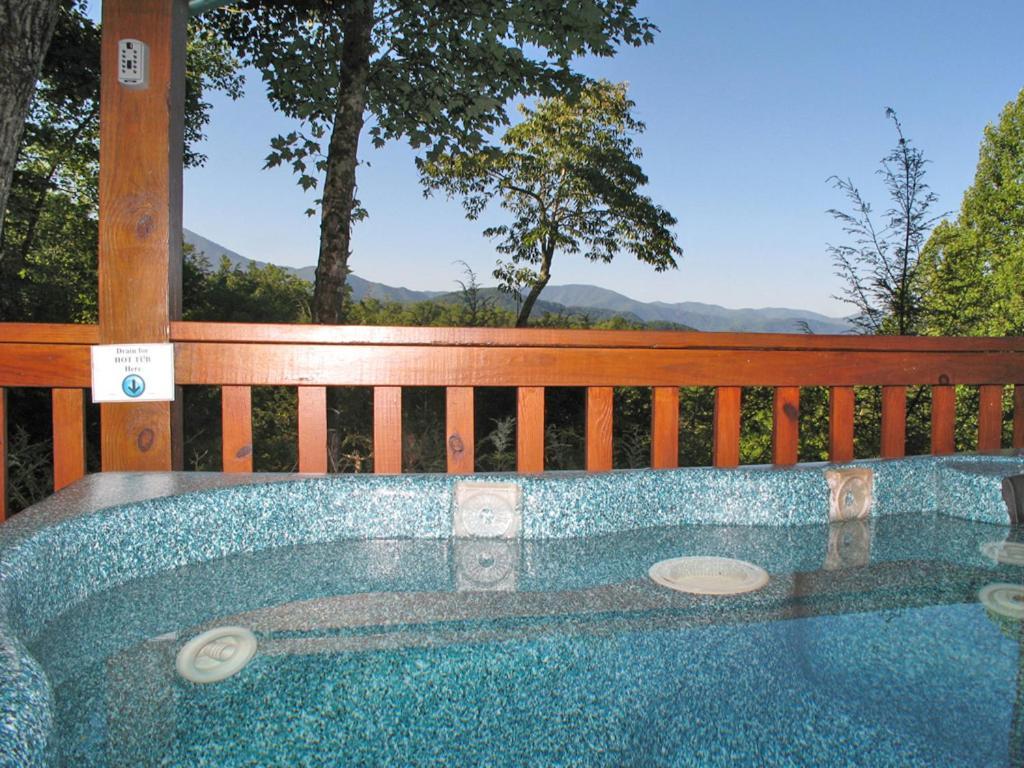 Cubs Cove Villa Gatlinburg Exterior photo