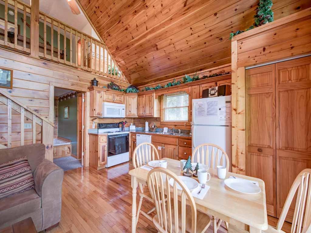 Cubs Cove Villa Gatlinburg Exterior photo
